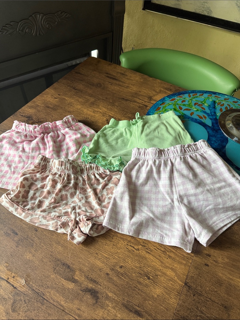 Tahari Girls 4-Pack Knit Shorts in Pink, Green, and Tan Prints